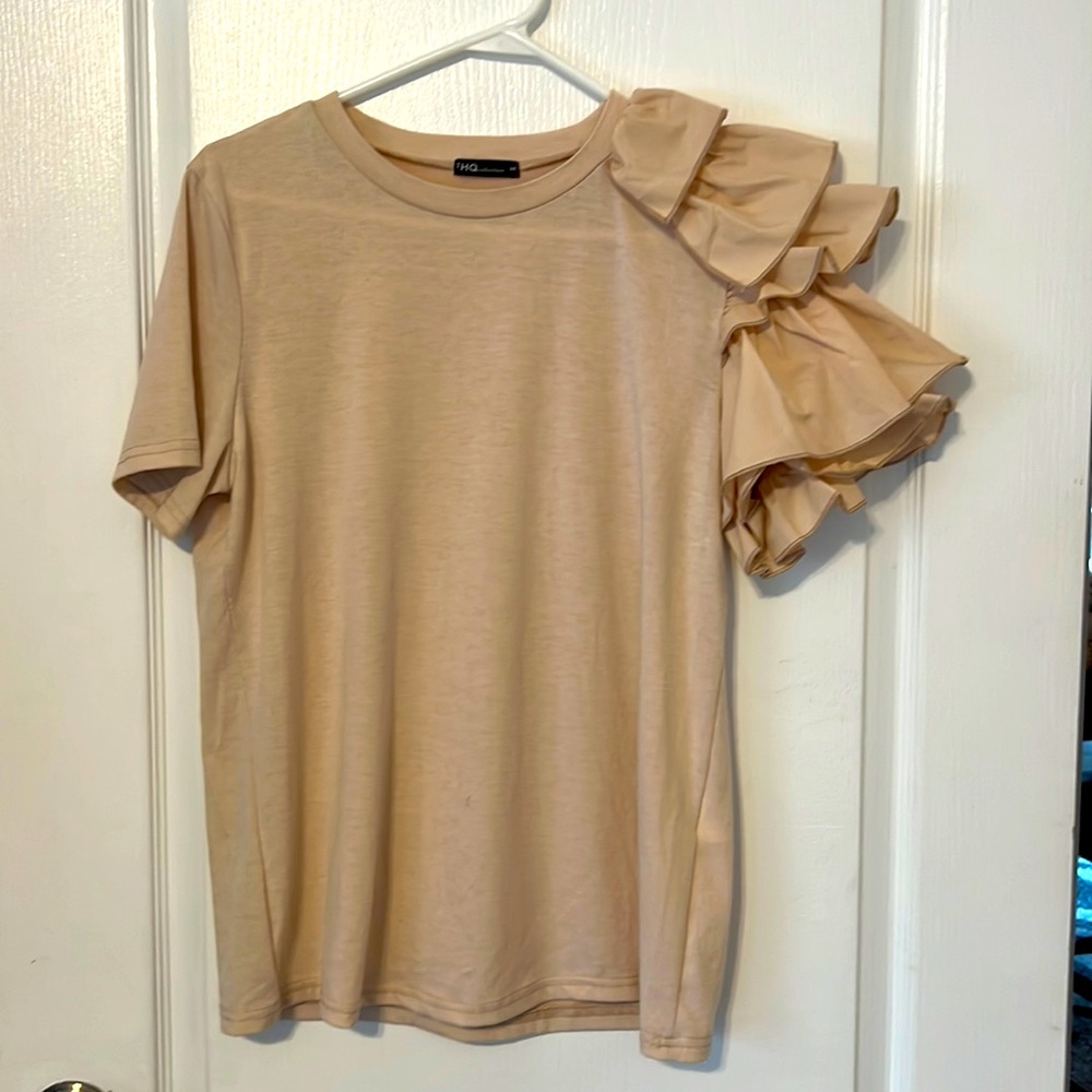 Ruffled sleeve top, size Medium